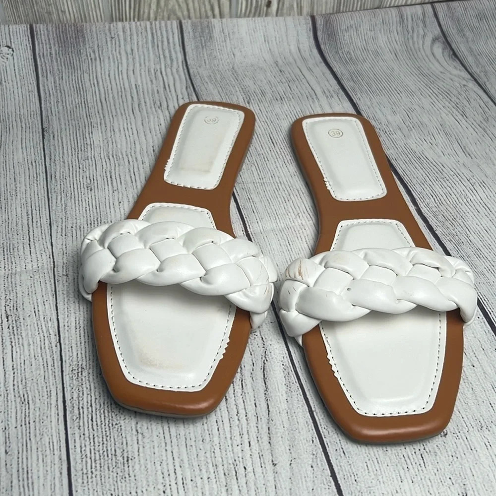 Unbranded sandals size 8.5 white